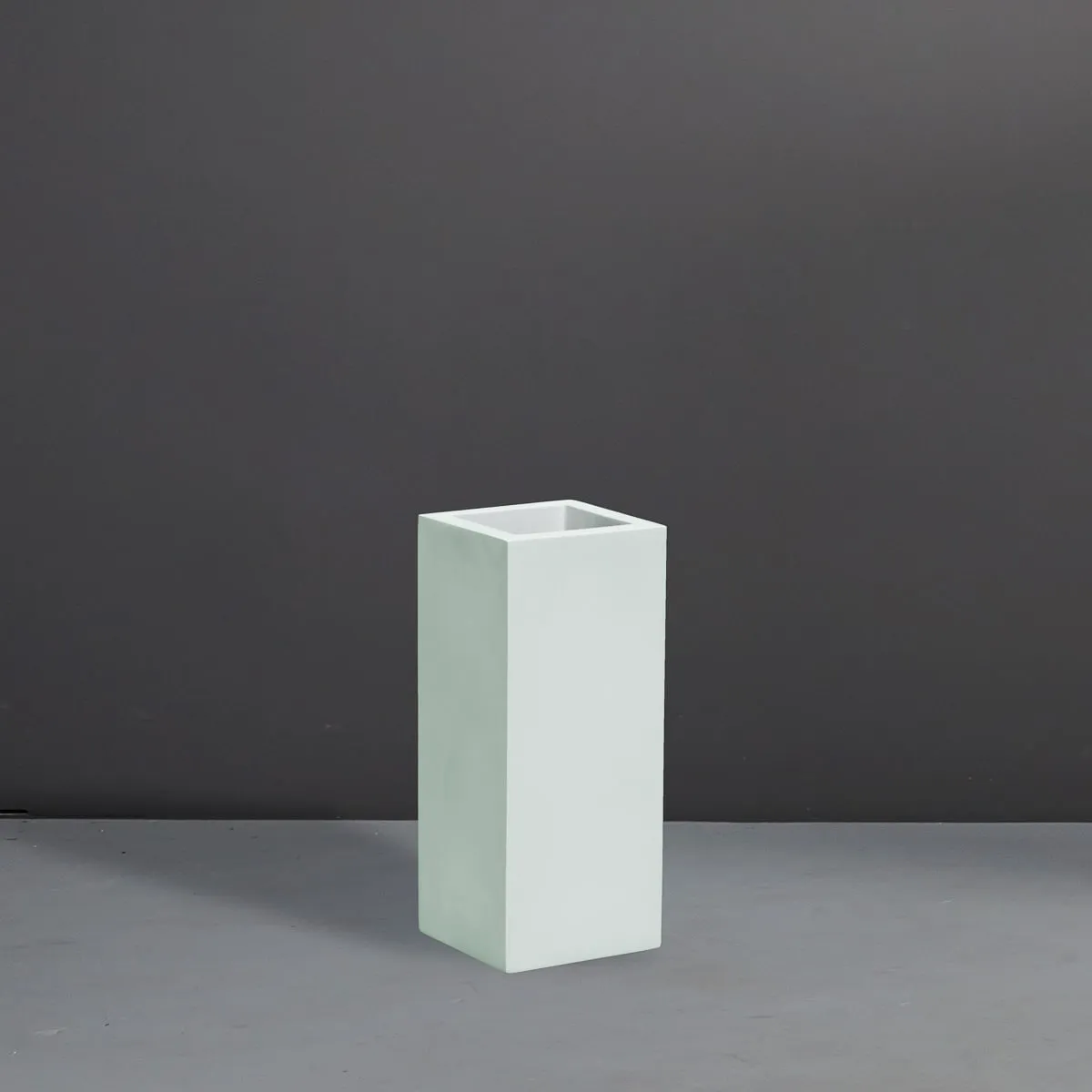 Milano Tall Corner Planter